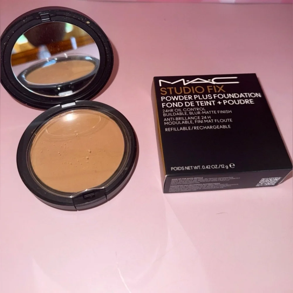 MAC Studio Fix Powder Plus Foundation C8